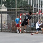 igranje nogometa dvorišče